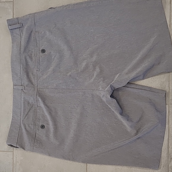 Shorts - Picture 2 of 3